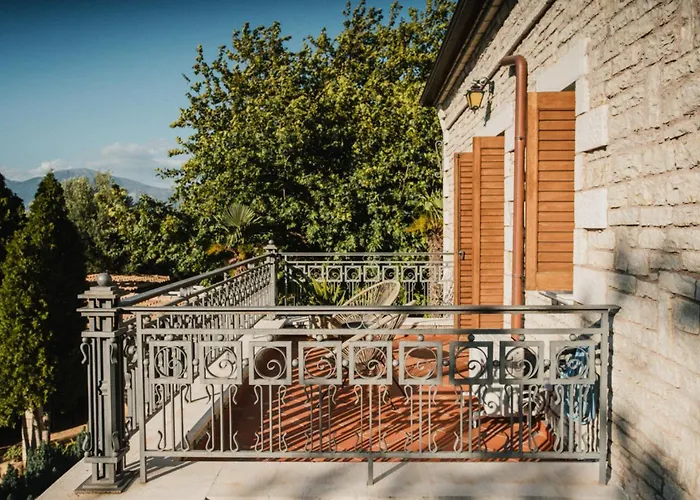 Panthea Stone Αίγιο