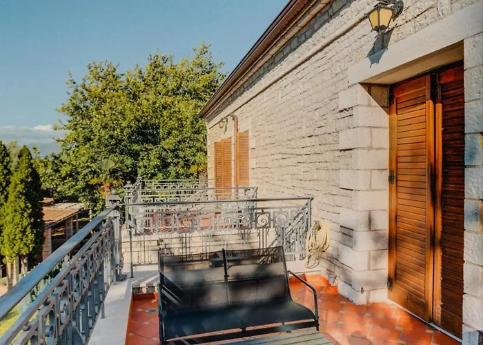 Panthea Stone * Αίγιο