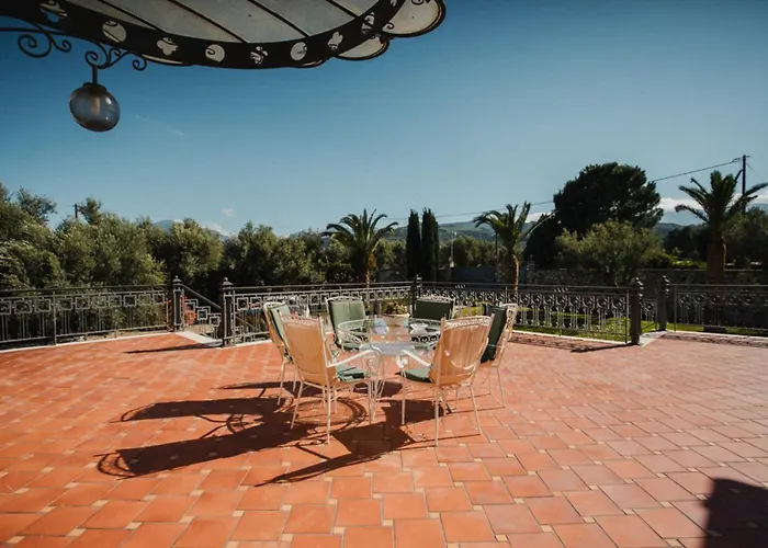 Panthea Stone * Αίγιο