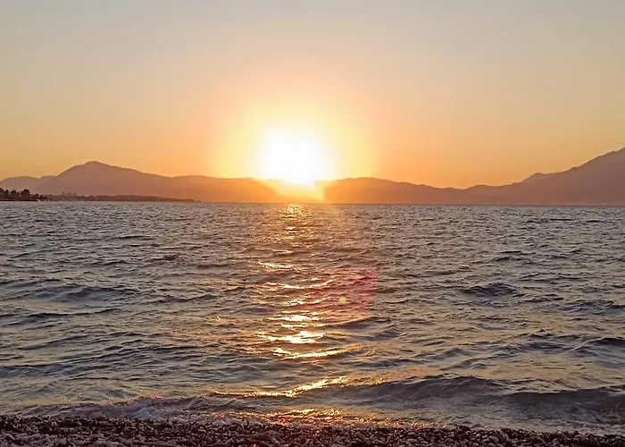 Βίλα Panthea Stone Αίγιο